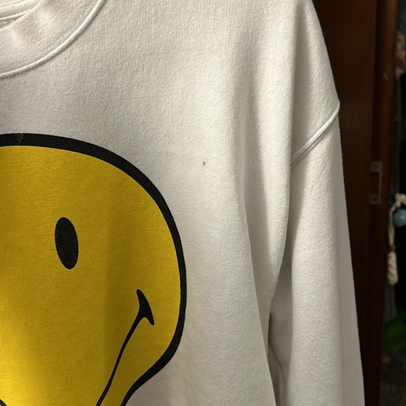 White smiley crew new - Picture 4 of 4